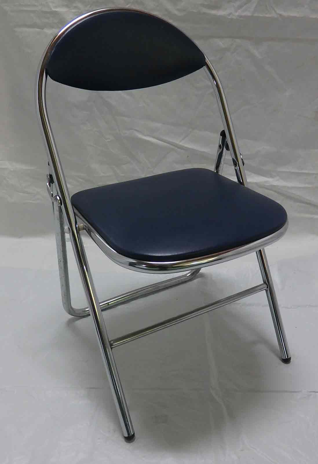 写真２：パイプ椅子