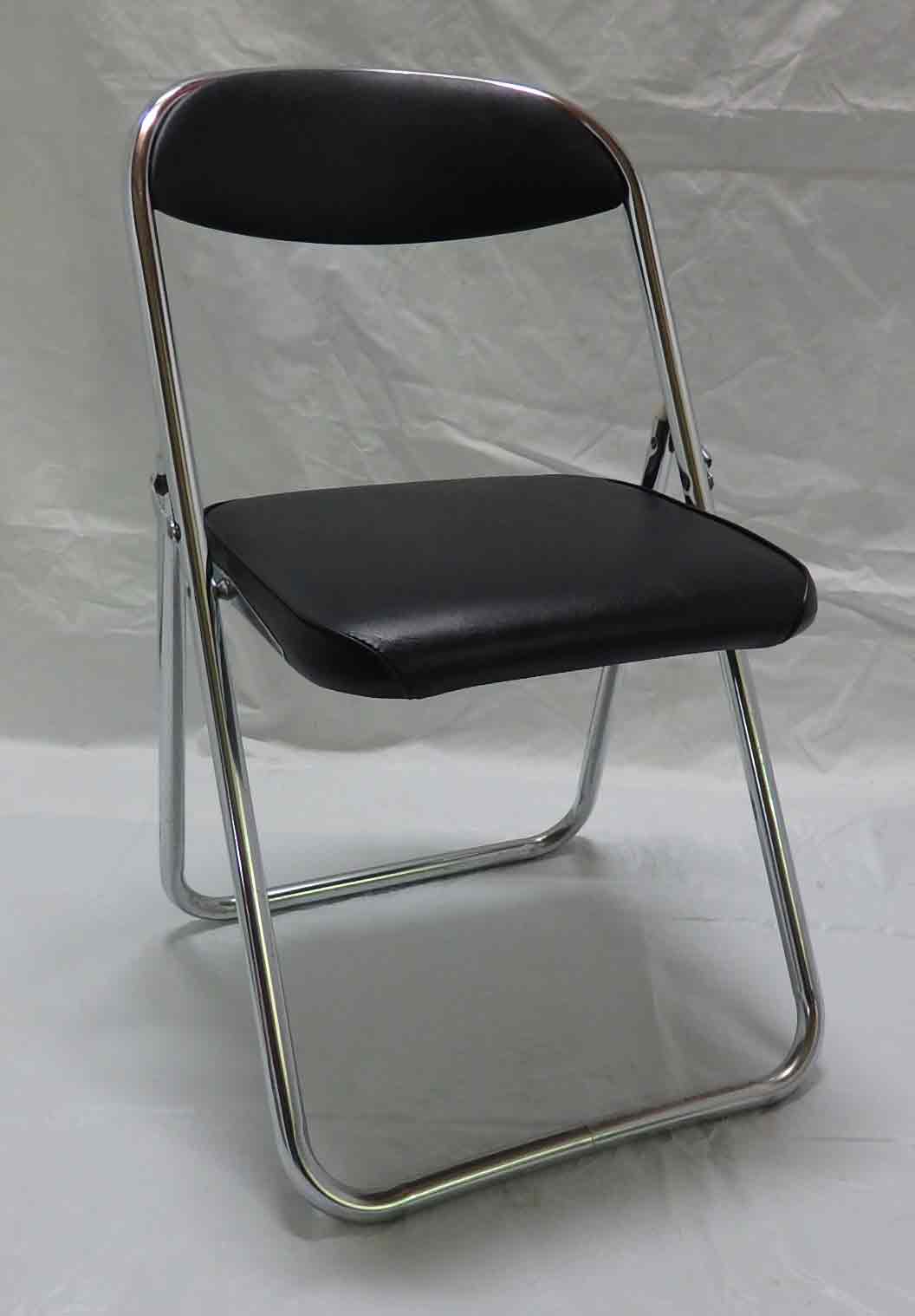 写真３：パイプ椅子